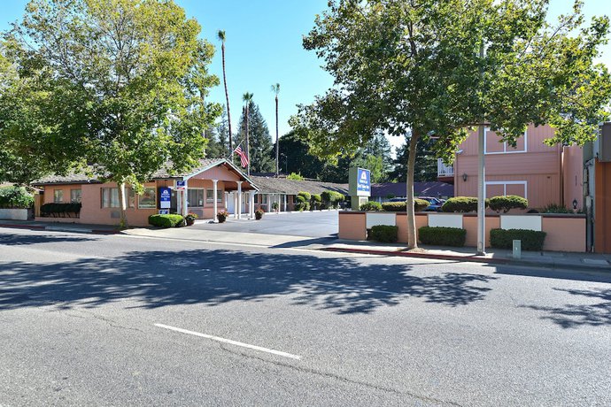 Imagen general del Hotel Americas Best Value Inn Sky Ranch Palo Alto. Foto 5