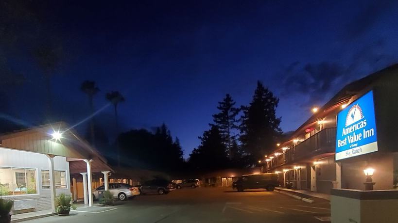 Imagen de los exteriores del Hotel Americas Best Value Inn Sky Ranch Palo Alto. Foto 17