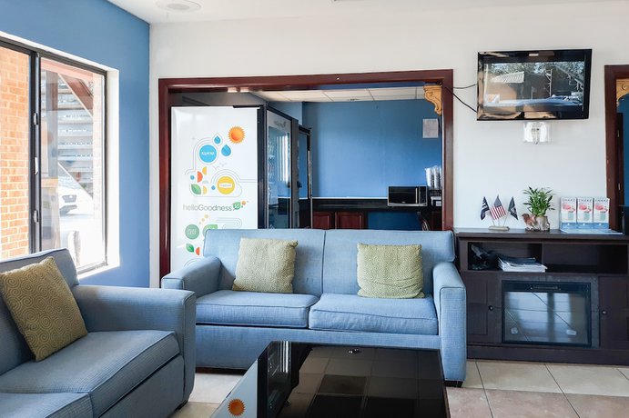 Imagen de los interiores del Hotel Americas Best Value Inn Stockbridge. Foto 20