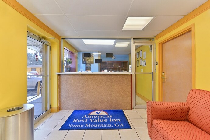 Imagen de los interiores del Hotel Americas Best Value Inn Stone Mountain Atlanta E. Foto 9