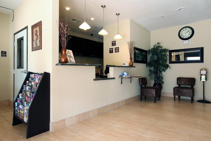 Imagen de los interiores del Hotel Americas Best Value Inn Sulphur. Foto 12