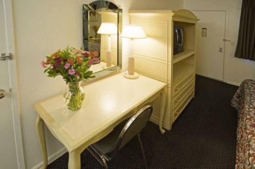 Imagen de la habitación del Hotel Americas Best Value Inn Thousand Oaks. Foto 4