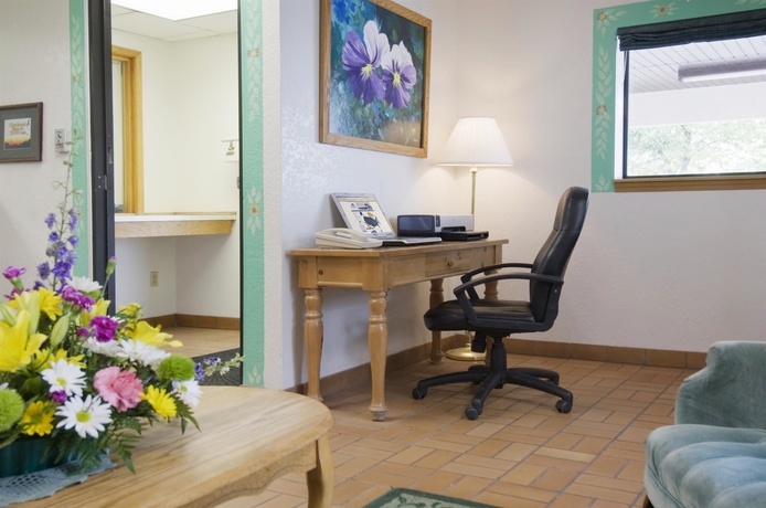 Imagen de los interiores del Hotel Americas Best Value Inn Torrington. Foto 10