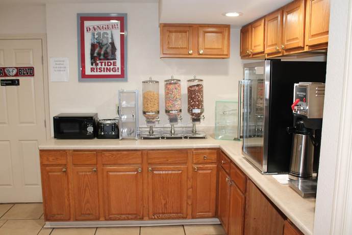 Imagen del bar/restaurante del Hotel Americas Best Value Inn Tuscaloosa. Foto 5