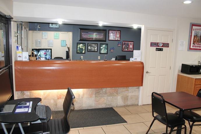 Imagen de los interiores del Hotel Americas Best Value Inn Tuscaloosa. Foto 19