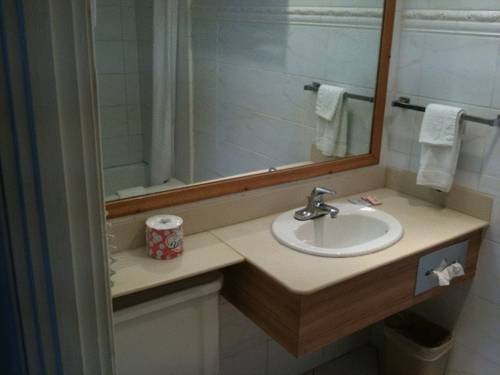 Imagen de la habitación del Hotel Americas Best Value Inn Visalia. Foto 4