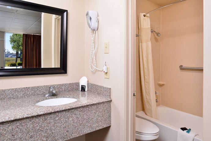 Imagen de la habitación del Hotel Americas Best Value Inn West Monroe. Foto 9