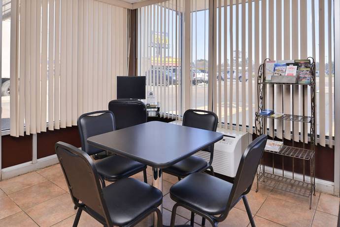 Imagen del bar/restaurante del Hotel Americas Best Value Inn West Monroe. Foto 2