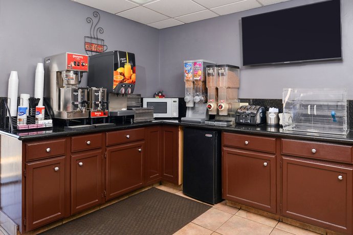 Imagen del bar/restaurante del Hotel Americas Best Value Inn West Monroe. Foto 4