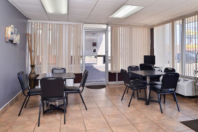 Imagen de los interiores del Hotel Americas Best Value Inn West Monroe. Foto 14