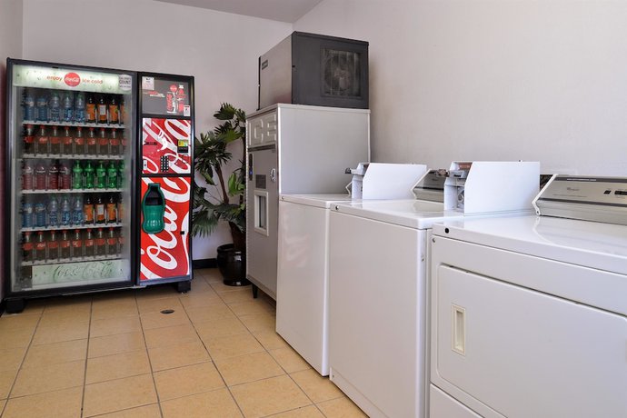 Imagen de los interiores del Hotel Americas Best Value Inn Westmorland. Foto 14