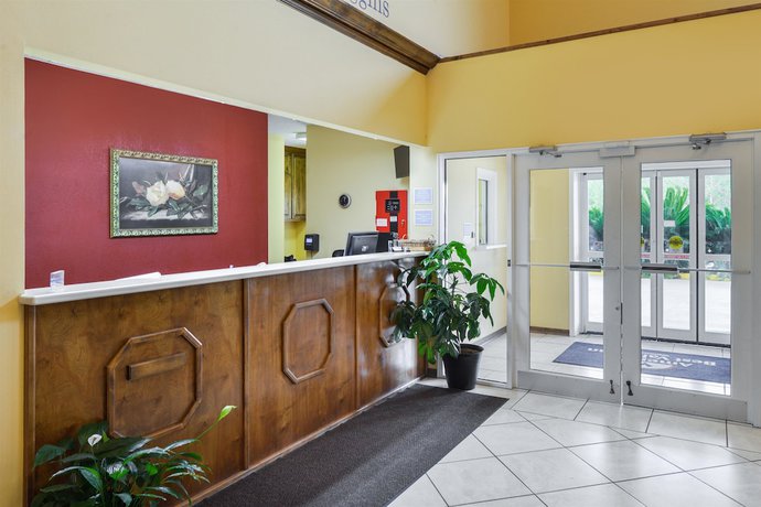 Imagen de los interiores del Hotel Americas Best Value Inn Wiggins. Foto 16