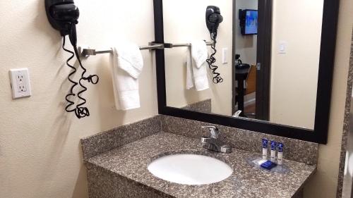 Imagen general del Hotel Americas Best Value Inn & Suites Escondido. Foto 1