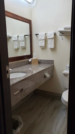 Imagen de la habitación del Hotel Americas Best Value Inn & Suites Foley Gulf Shores. Foto 19