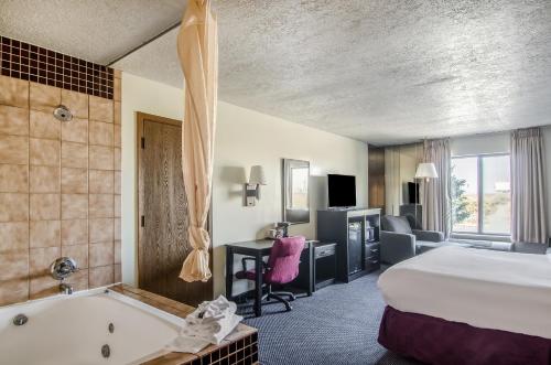 Imagen de la habitación del Hotel Americas Best Value Inn & Suites Ft Collins E at I-25. Foto 17