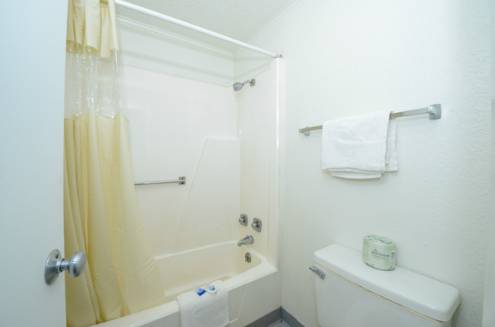 Imagen de la habitación del Hotel Americas Best Value Inn & Suites Jackson. Foto 5