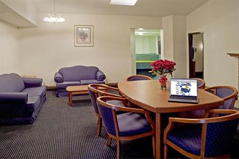 Imagen de la habitación del Hotel Americas Best Value Inn & Suites Los Angeles Downtown SW. Foto 13