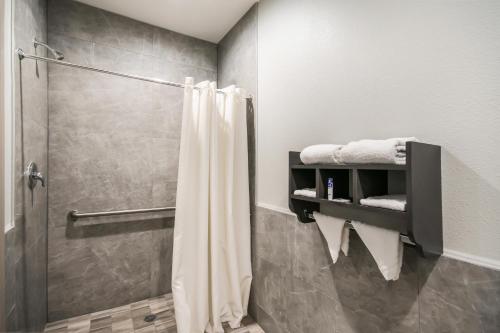 Imagen de la habitación del Hotel Americas Best Value Inn & Suites NE Houston Downtown I-610. Foto 11