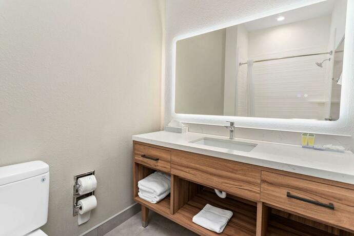 Imagen general del Hotel Americas Best Value Inn & Suites Port Arthur. Foto 32