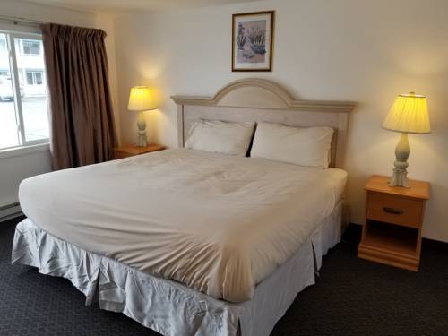 Imagen de la habitación del Hotel America's Best Value Inn & Suites/hyannis. Foto 5