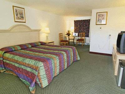 Imagen de la habitación del Hotel America's Best Value Inn & Suites/hyannis. Foto 10