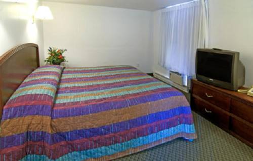 Imagen de la habitación del Hotel America's Best Value Inn & Suites/hyannis. Foto 11