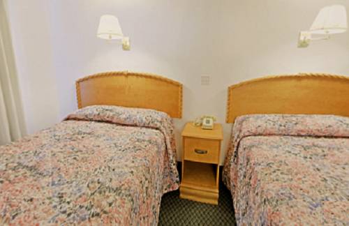 Imagen de la habitación del Hotel America's Best Value Inn & Suites/hyannis. Foto 12