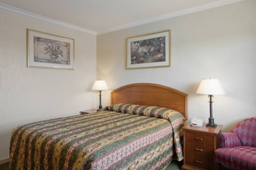 Imagen de la habitación del Hotel Americas Best Value Inn & Suites-petaluma. Foto 4