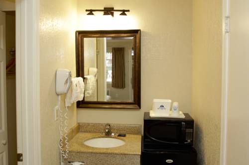 Imagen de la habitación del Hotel Americas Best Value Inn & Suites-petaluma. Foto 5