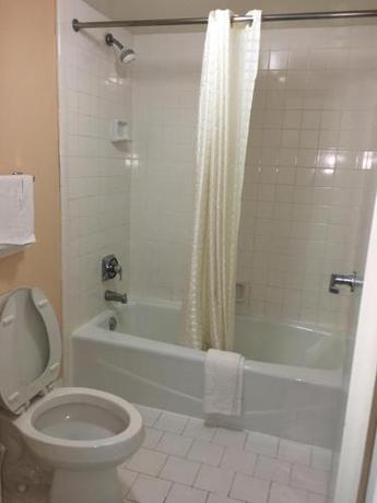 Imagen de la habitación del Hotel Americas Best Value Inn & Suites-stockbridge. Foto 4