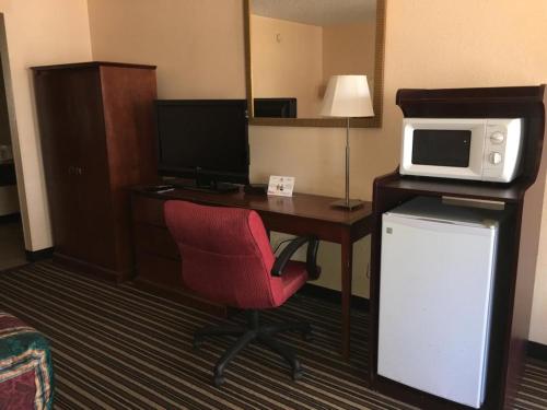 Imagen de la habitación del Hotel Americas Best Value Inn & Suites-stockbridge. Foto 5