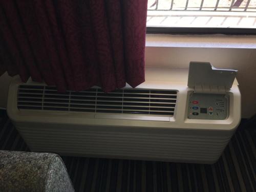 Imagen general del Hotel Americas Best Value Inn & Suites-stockbridge. Foto 1