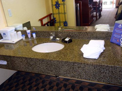 Imagen de la habitación del Hotel Americas Best Value Inn and Suites Alvin Houston. Foto 2