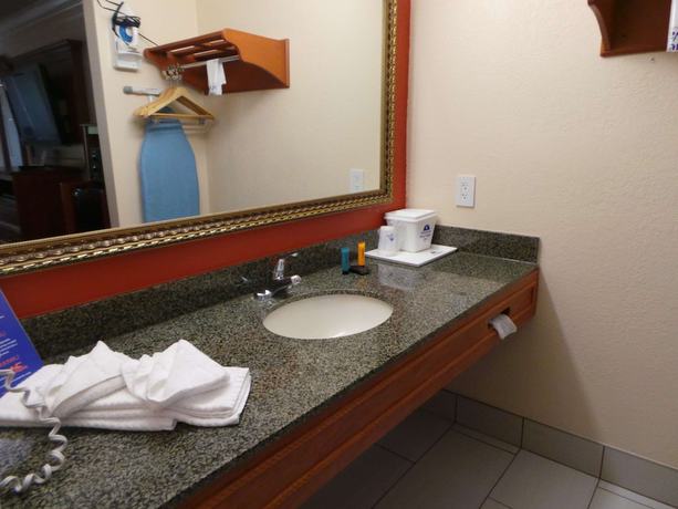 Imagen de la habitación del Hotel Americas Best Value Inn and Suites Alvin Houston. Foto 5