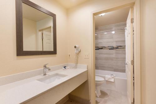 Imagen general del Hotel Americas Best Value Inn and Suites Anaheim Convention Center. Foto 7