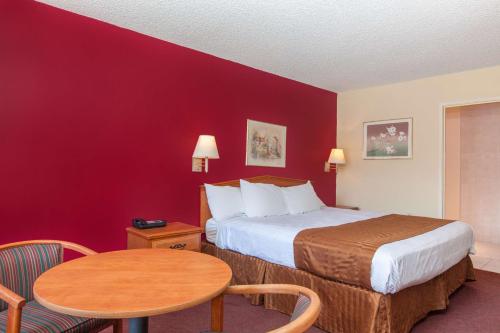 Imagen de la habitación del Hotel Americas Best Value Inn and Suites Bakersfield Central. Foto 14