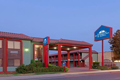 Imagen general del Hotel Americas Best Value Inn and Suites Bakersfield Central. Foto 12