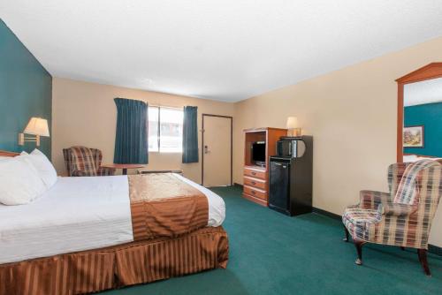 Imagen de la habitación del Hotel Americas Best Value Inn and Suites Bakersfield Central. Foto 17
