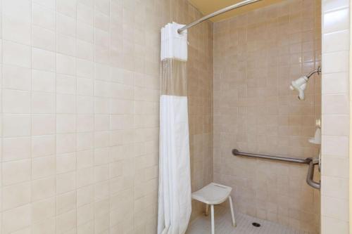 Imagen general del Hotel Americas Best Value Inn and Suites Bakersfield Central. Foto 10