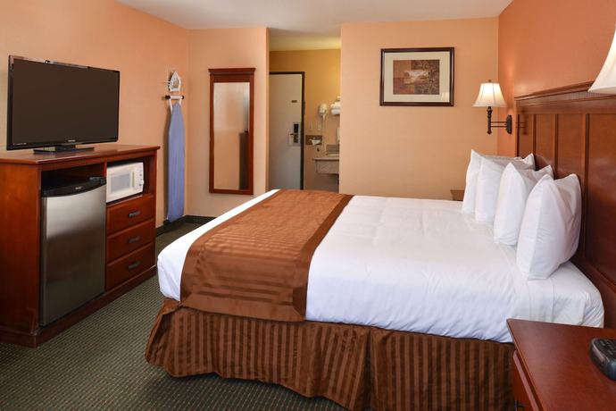 Imagen de la habitación del Hotel Americas Best Value Inn and Suites Bakersfield E. Foto 6