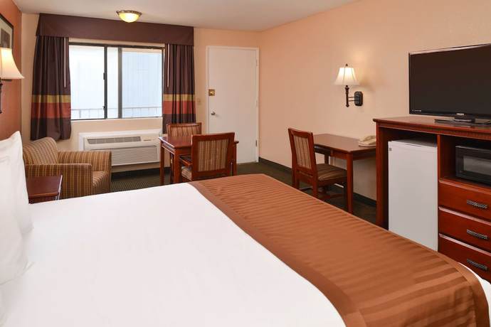 Imagen de la habitación del Hotel Americas Best Value Inn and Suites Bakersfield E. Foto 9