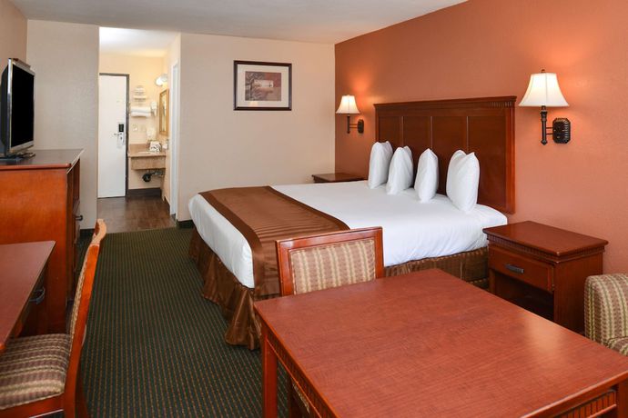 Imagen de la habitación del Hotel Americas Best Value Inn and Suites Bakersfield E. Foto 10
