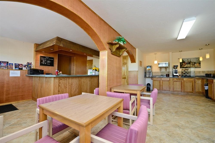 Imagen del bar/restaurante del Hotel Americas Best Value Inn and Suites Branson - Near The Strip. Foto 4