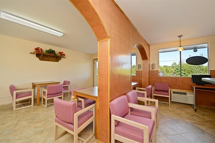 Imagen del bar/restaurante del Hotel Americas Best Value Inn and Suites Branson - Near The Strip. Foto 5