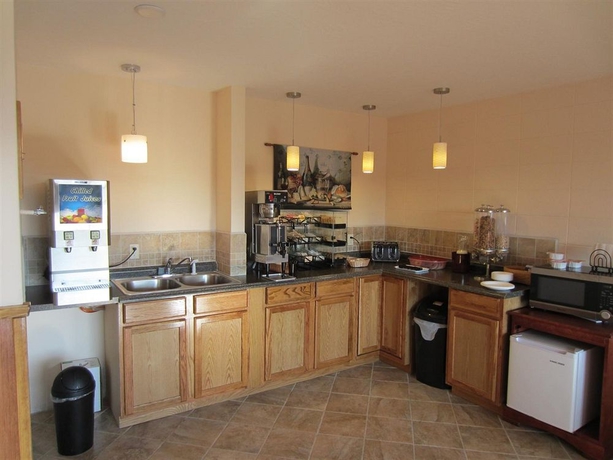 Imagen del bar/restaurante del Hotel Americas Best Value Inn and Suites Branson - Near The Strip. Foto 6