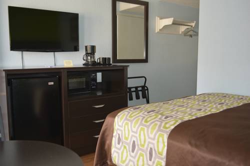 Imagen de la habitación del Hotel Americas Best Value Inn and Suites Groves Port Arthur. Foto 3