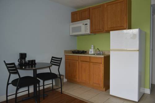 Imagen de la habitación del Hotel Americas Best Value Inn and Suites Groves Port Arthur. Foto 7