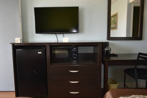 Imagen de la habitación del Hotel Americas Best Value Inn and Suites Groves Port Arthur. Foto 8