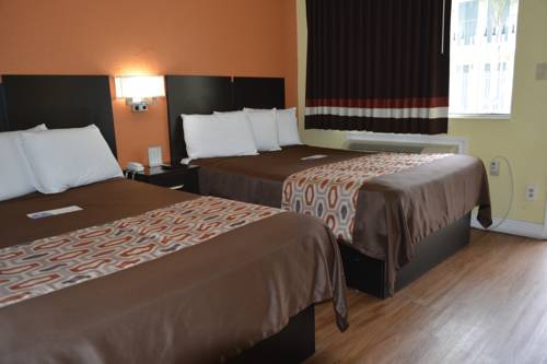 Imagen de la habitación del Hotel Americas Best Value Inn and Suites Groves Port Arthur. Foto 10