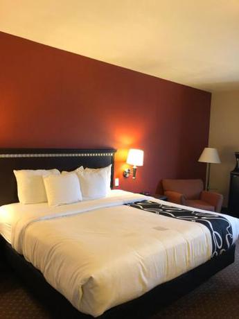 Imagen de la habitación del Hotel Americas Best Value Inn and Suites Gun Barrel City. Foto 18